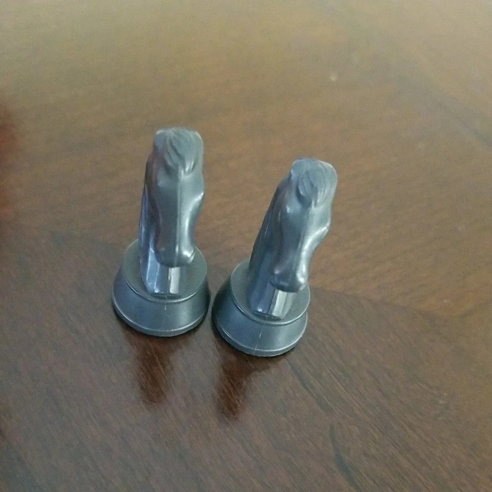 Radio Shack Chess Champion 2150L Replacement‎ Parts Dark Set Of 2 Knights